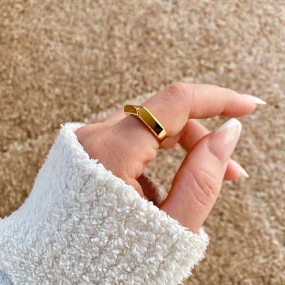 18K Gold Plated Pyramid Contour Bar Band Ring - Picture 7 of 7